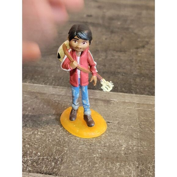 Coco old guitar Miguel Disney Pixar toy figure - Picture 1 of 5
